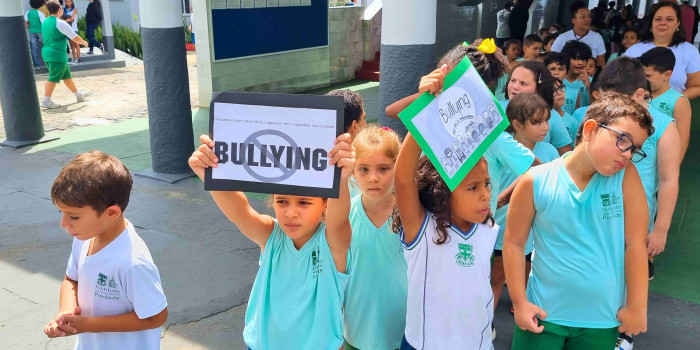 Ações de combate ao bullying e à violência na escola