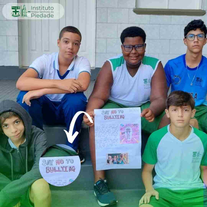 Confecção de Pôsteres Contra o Bullying 