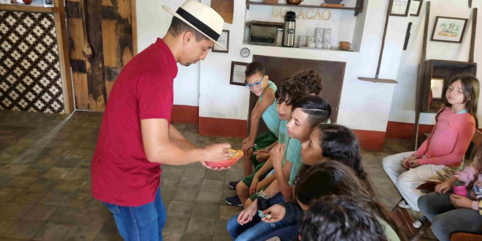 Aula de campo - Visitando a Capela Velha 