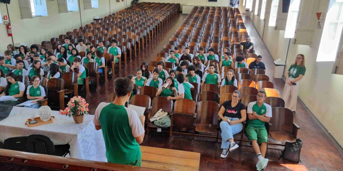 Bate-papo com a Escritora Analu Leite