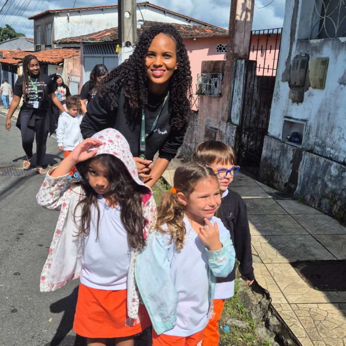 Passeio pelas ruas da Escola
