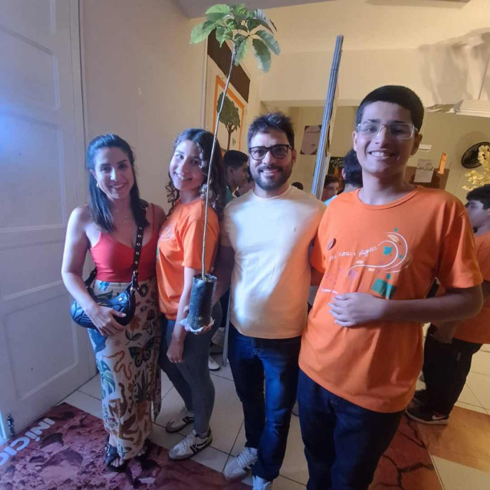 Mudas de Ipê - Doação do Viveiro Educador da Embasa