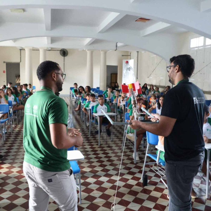 Aula especial de física, química e matemática