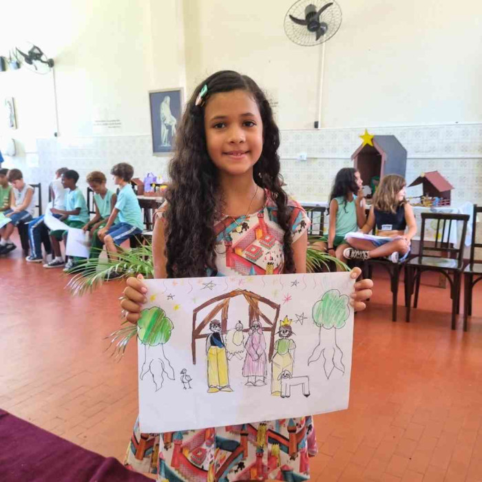 Celebrando a Criatividade Natalina: Desfile de Desenhos de Presépios 